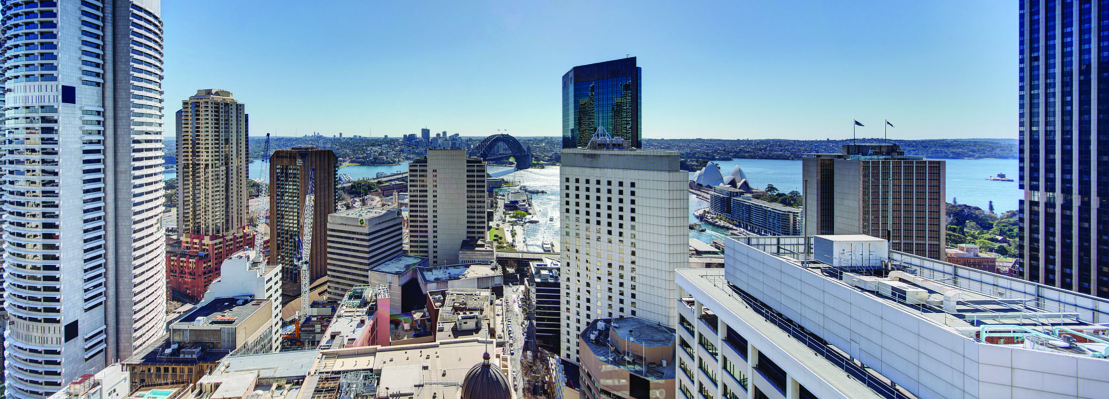 20 Bond cityscape day